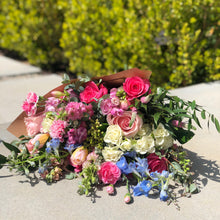 Load image into Gallery viewer, 'I Love You Mom!' Mothers Day Bouquet