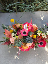 Load image into Gallery viewer, Designer's Choice With Succulents
