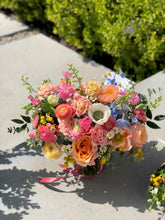 Load image into Gallery viewer, 'I Love You Mom!' Mothers Day Arrangement