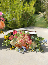Load image into Gallery viewer, 'I Love You Mom!' Mothers Day Bouquet