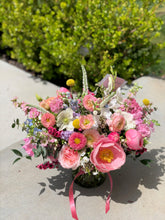 Load image into Gallery viewer, 'I Love You Mom!' Mothers Day Arrangement
