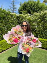 Load image into Gallery viewer, 'I Love You Mom!' Mothers Day Bouquet
